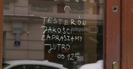 W Łodzi ukarano restauratorów przyjmujących klientów