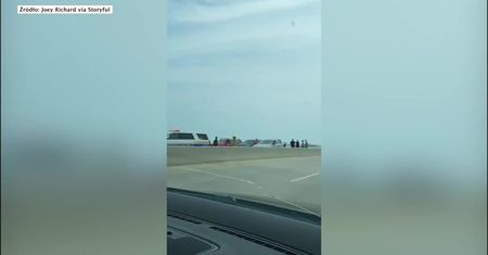 Awionetka wylądowała awaryjnie na moście w New Jersey.
