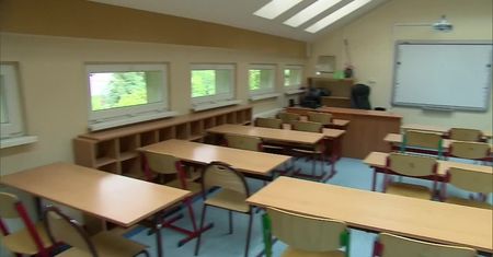 “Dystans, maseczki, wietrzenie sal”. Dyrektorzy szkół o przygotowaniu szkół na nowy rok szkolny