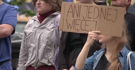 Ani jednej więcej”. Protest po śmierci ciężarnej 33-latki w szpitalu w Nowym Targu