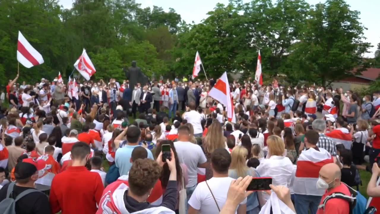 Tłumy na wiecach S. Cichanouskiej w Pradze.