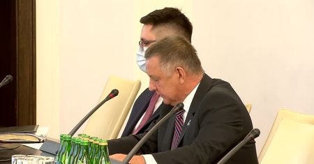 M. Banaś ponownie w parlamencie. “Prokuratura dokonuje czynów, które można uznać za naruszenie praworządności”