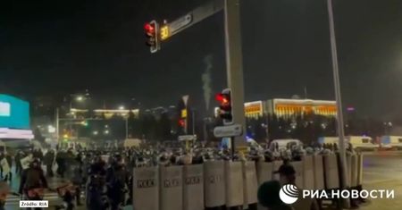 Gwałtowne protesty w Kazachstanie po podwyżce cen gazu. Prezydent przyjął dymisję rządu