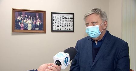 Niezaszczepiony 18-latek podpięty pod ECMO. Po kilku tygodniach wygrał z chorobą.