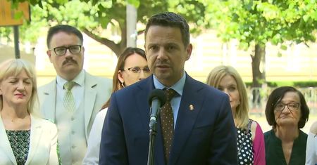 R. Trzaskowski zapowiada wniosek o odwołanie P. Czarnka za „zamach na polską szkołę”.