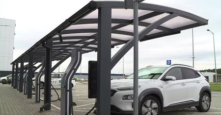 To prawdziwy “cepeen” dla “elektryków”. W Zielonej Górze działa wielostanowiskowa stacja ładowania pojazdów