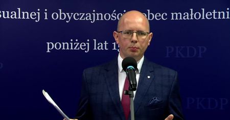 Państwowa komisja ds. pedofilii pisze do Watykanu.