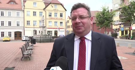 “Zakaz zmiany płci”? Nad czym pracuje minister Wójcik