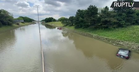 Potężne ulewy wywołały podtopienia w Detroit.