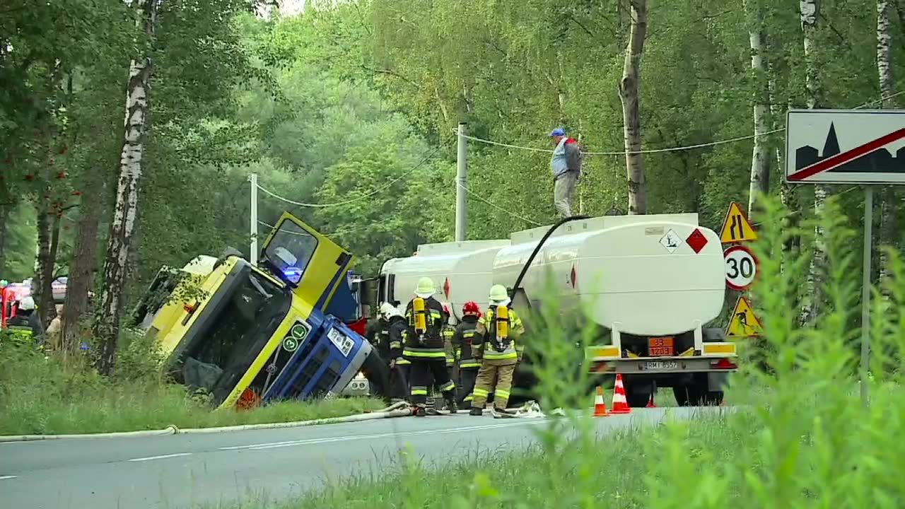 Wypadek cysterny z olejem napędowym w miejscowości Wola Rzędzińska w Małopolsce