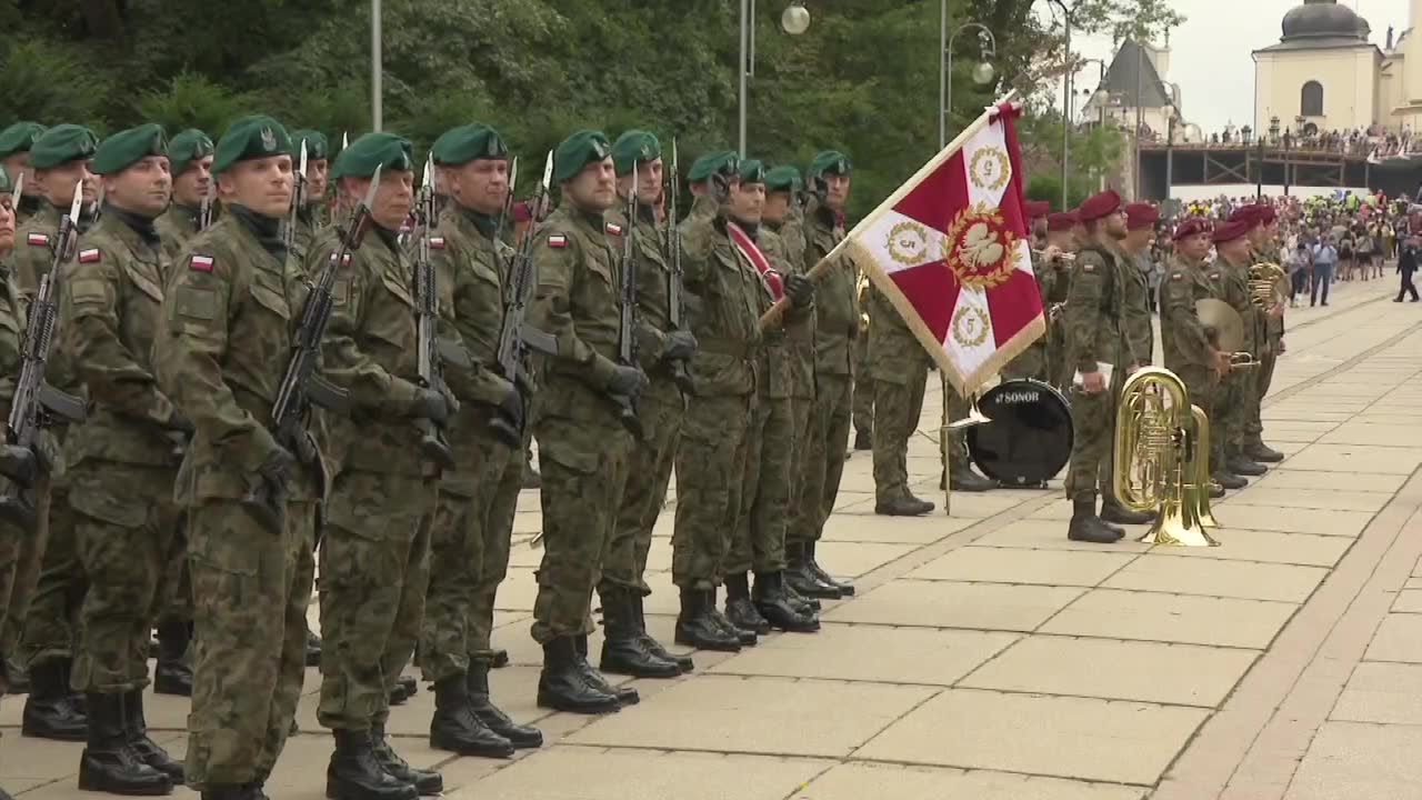 Ponad trzystu żołnierzy wzięło udział w wojskowej pielgrzymce na Jasną Górę. Modlili się m. in. o pokój w Ukrainie