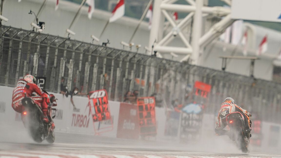 Zdjęcie okładkowe artykułu: Materiały prasowe / Repsol Honda / Na zdjęciu: deszczowe GP Indonezji