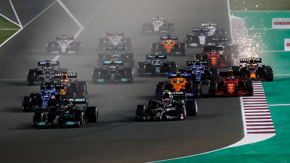 Zdjęcie okładkowe artykułu: Materiały prasowe / Pirelli Media / Na zdjęciu: start wyścigu F1 o GP Kataru