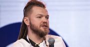 Sylwester Wardęga opublikował nagie zdjęcia. Podpisał je: “Pingwin”