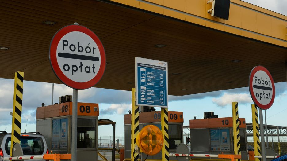 Coraz więcej kierowców decyduje się na skorzystanie z aplikacji mobilnej, która pozwala im nie czekać na bramkach.