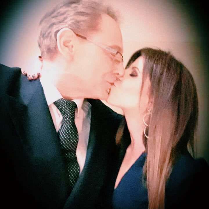 Jacek Borkowski i Paulina Koziejowska całują się