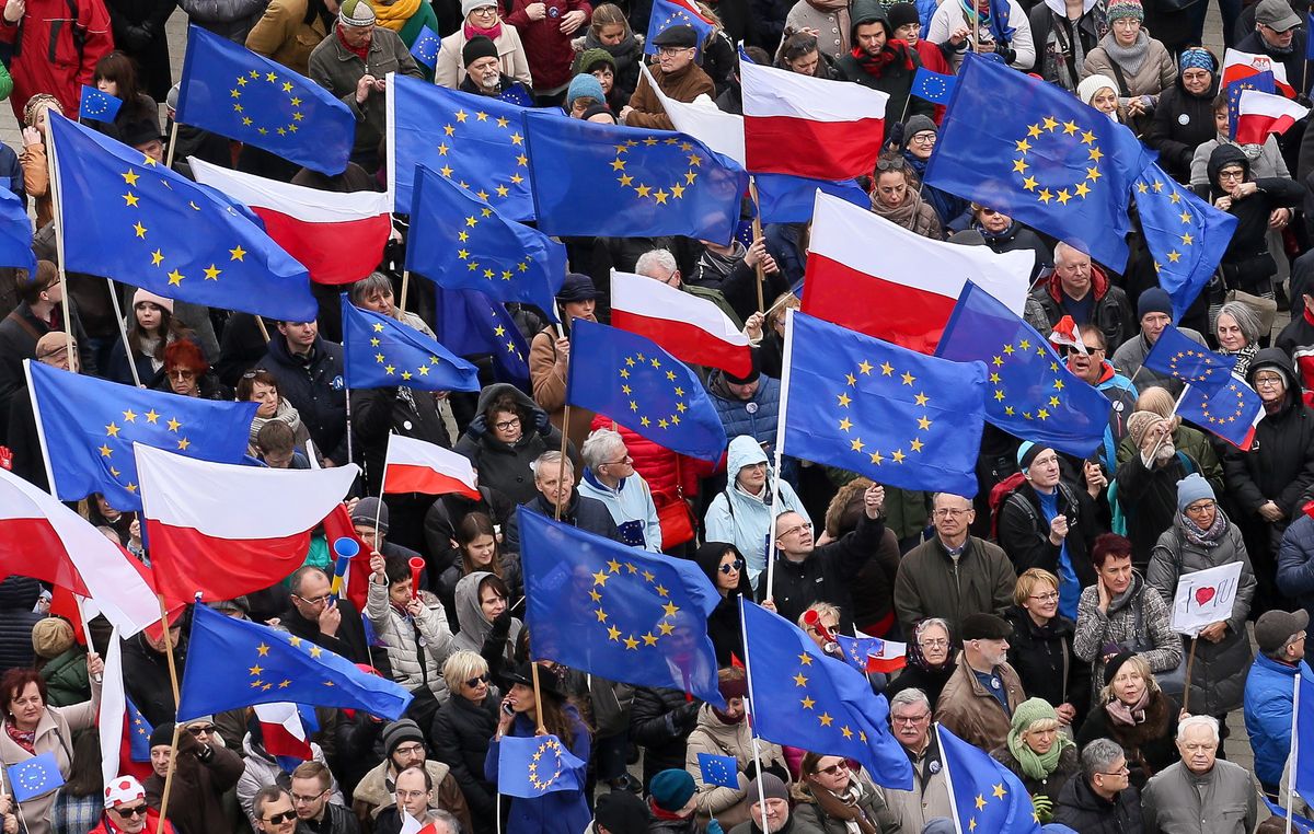 Czy Polacy jeszcze ufają Unii Europejskiej? Ten sondaż mówi całą prawdę