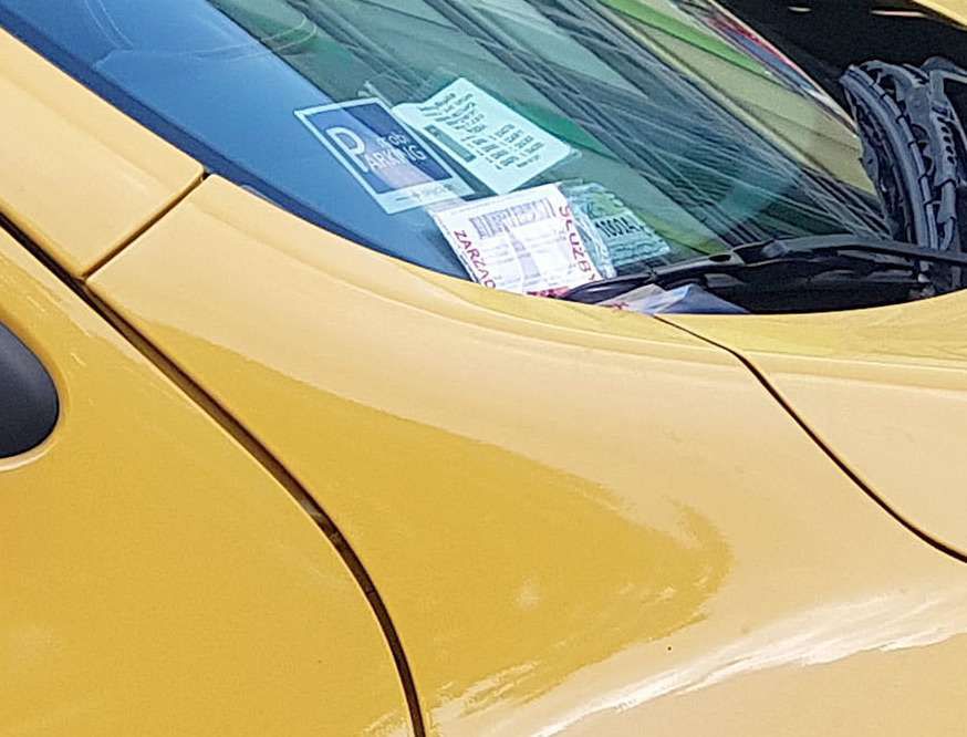 Staż miejska włożyła mandat za wycieraczkę