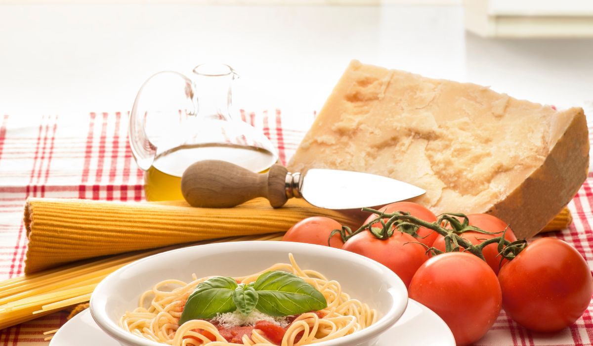 Spaghetti na talerzu - Pyszności; Foto Canva.com