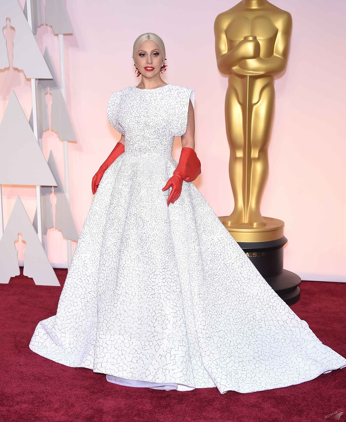 Lady Gaga w kreacji Alaia

Fotografia: ONS