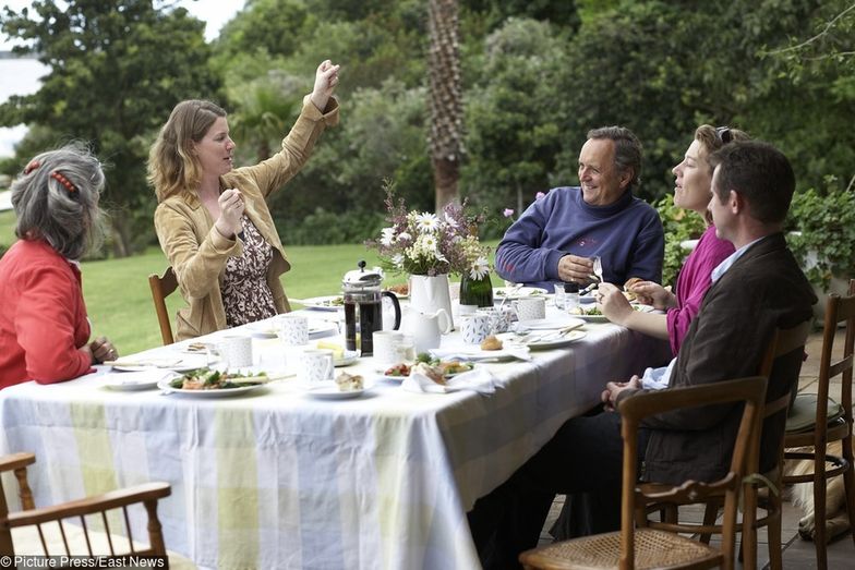 Wysokośc podatku od darowizn zależy od stopnia pokrewieństwa (lub jego braku) między obdarowanym a darczyńcą