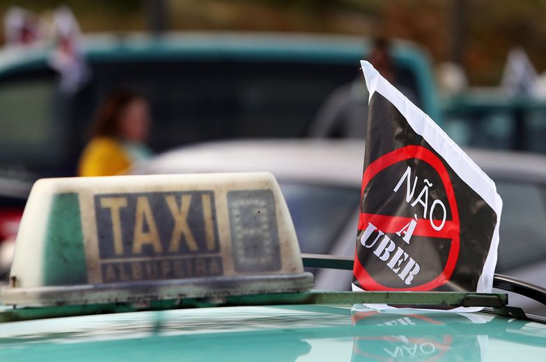 Volkswagen inwestuje 300 mln dol. w konkurenta Ubera