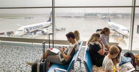 Polowanie na pasażera. Polskie lotniska są polem bitwy kancelarii prawnych i firm technologicznych