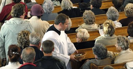Opłaty za chrzest. "Nowa dusza to największa ofiara", ale średnio to 130 złotych