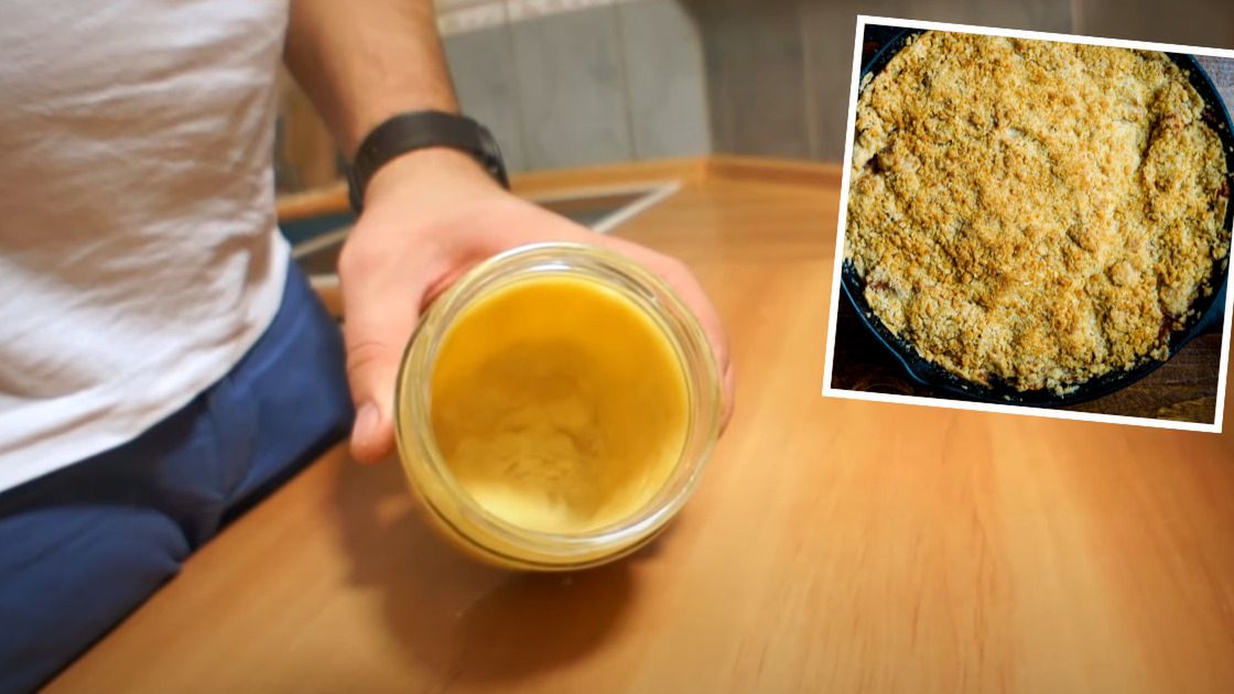 Ekspresowa szarlotka pieczona w słoiku