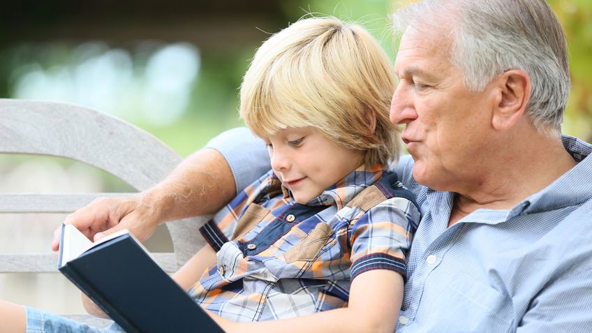 Czytanie rozwija wyobraźnie i wzbogaca słownictwo