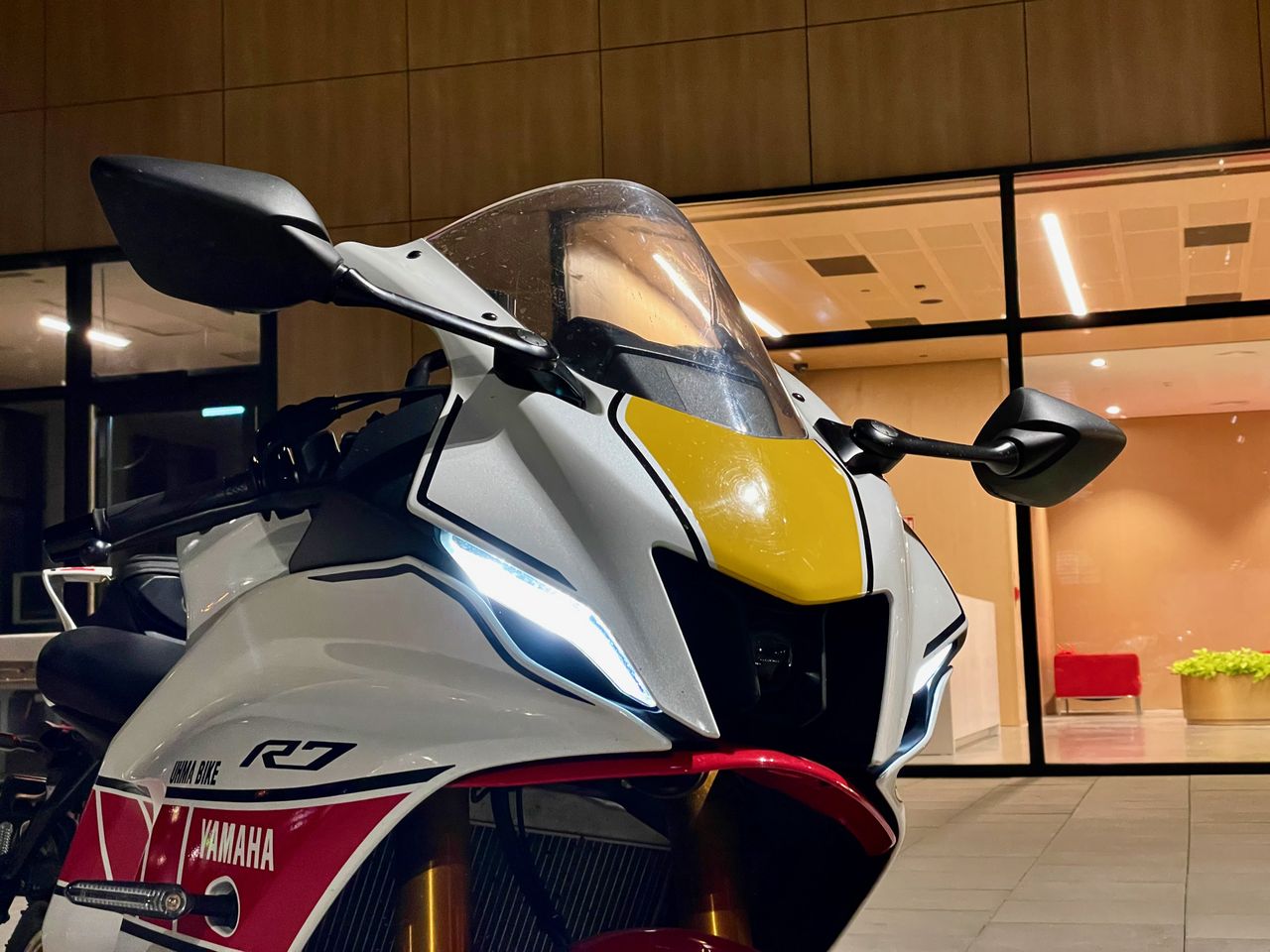 Yamaha R7