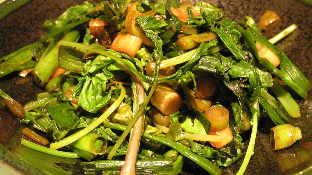 Gotowane liście amarantusa, odsączone