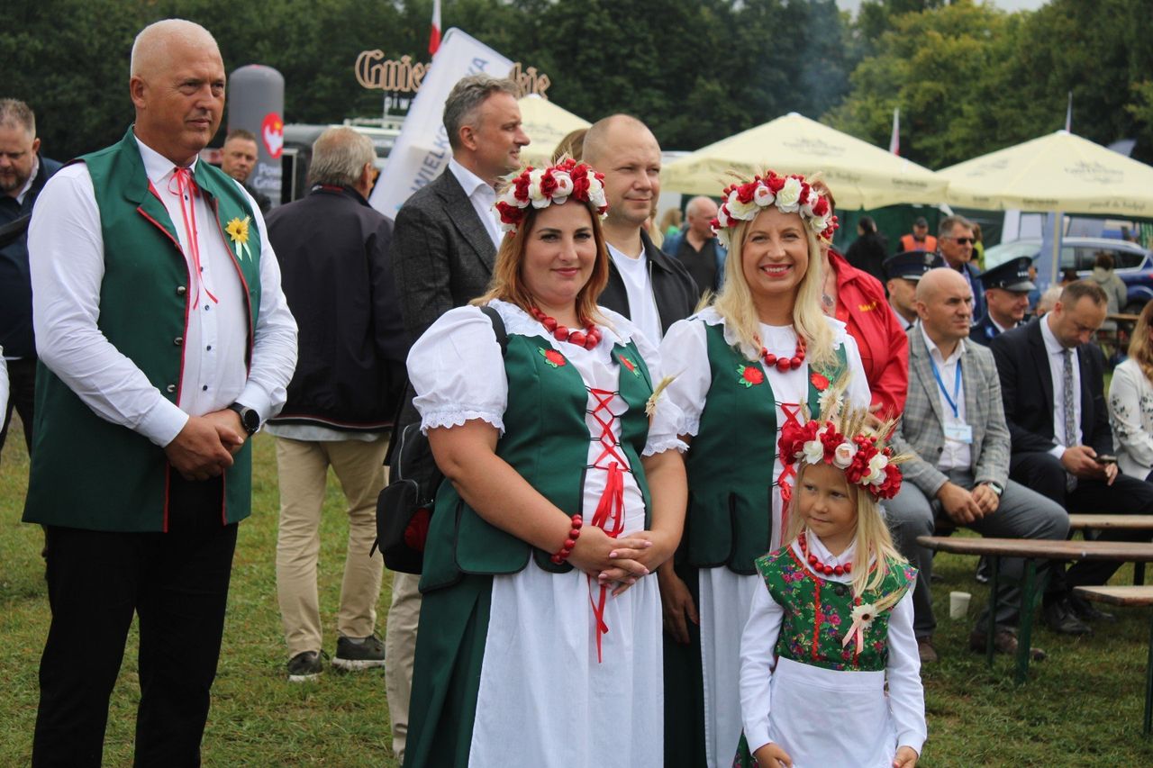 Gniezno: Dożynki powiatowe i Milenijna Wystawa Gospodarcza na terenie Stada Ogierów
