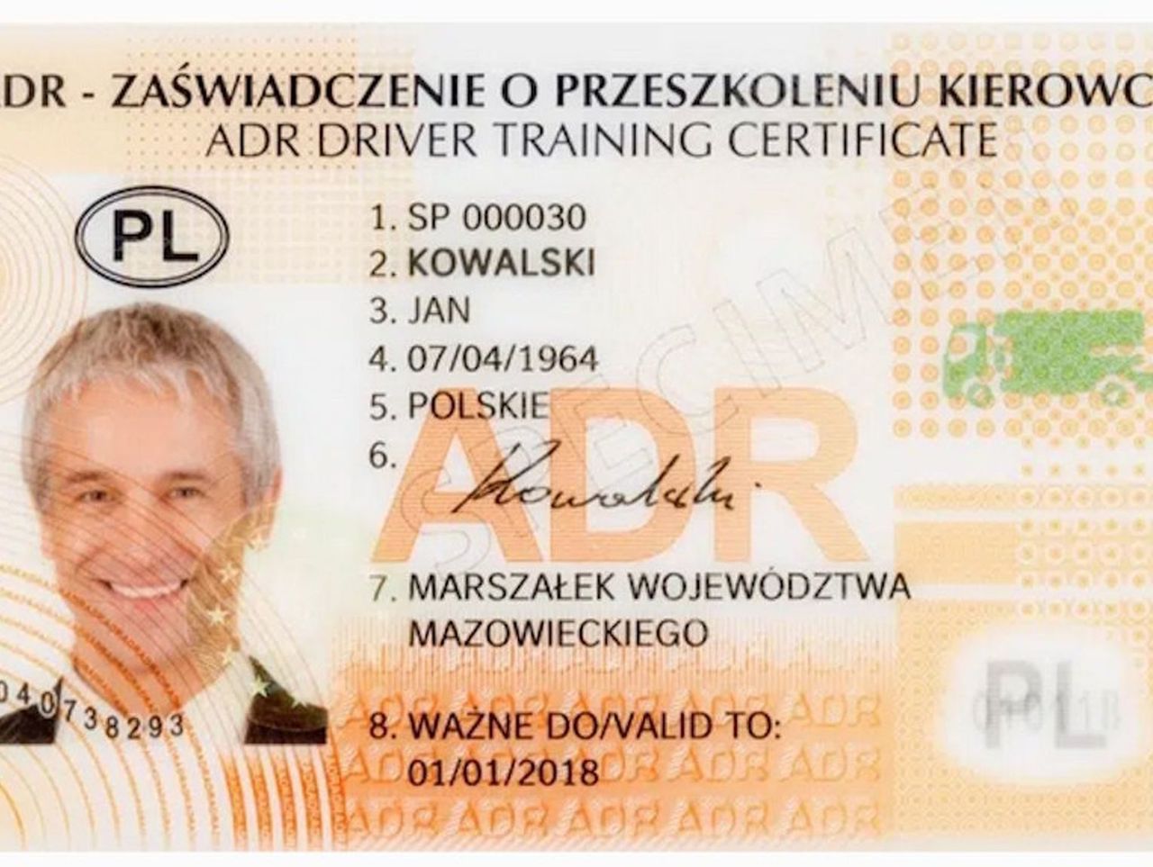 Radom: Fałszowali dokumenty dla zawodowych kierowców. Są zarzuty