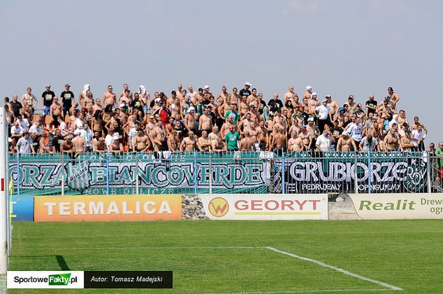 Kibice z Rybnika tłumnie stawili się na stadionie w Niecieczy