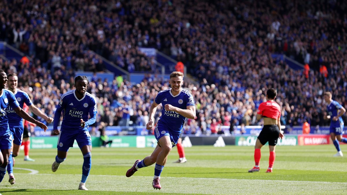 Getty Images / Plumb Images/Leicester City FC / Na zdjęciu: Leicester City w ostatnich minutach zapewniło sobie zwycięstwo w meczu z Birmingham City