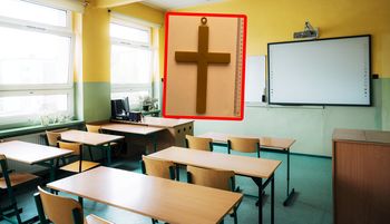 Afera ws. krzyża. Nauczycielka przemówiła. "Jestem zadowolona"