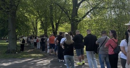Gigantyczna kolejka. Turyści stali nawet 45 minut, żeby zobaczyć jedno miejsce