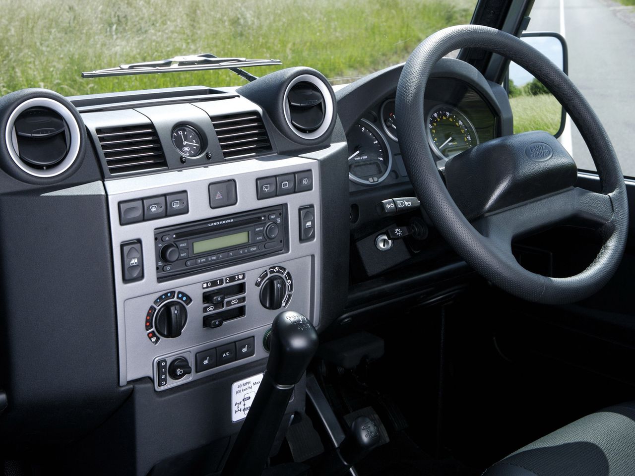Land Rover Defender 110 Station Wagon UK-spec (2007)