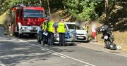 Dębe: Zderzenie motocykla z autem. Dwie osoby ranne. W akcji śmigłowiec LPR