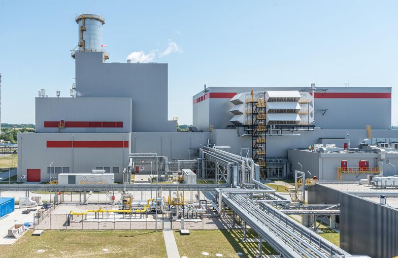 Przy budowie pracowało w sumie 7,5 tys. osób, z tego w szczycie na jednej zmianie 1200