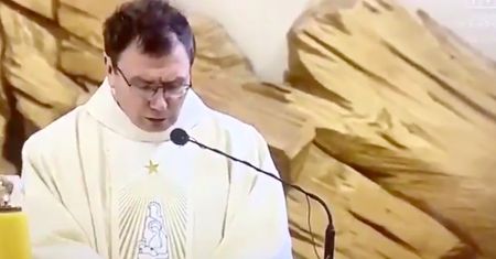 Gorzów. Kontrowersyjne słowa księdza o szczepionkach. "Z ciał dzieci"
