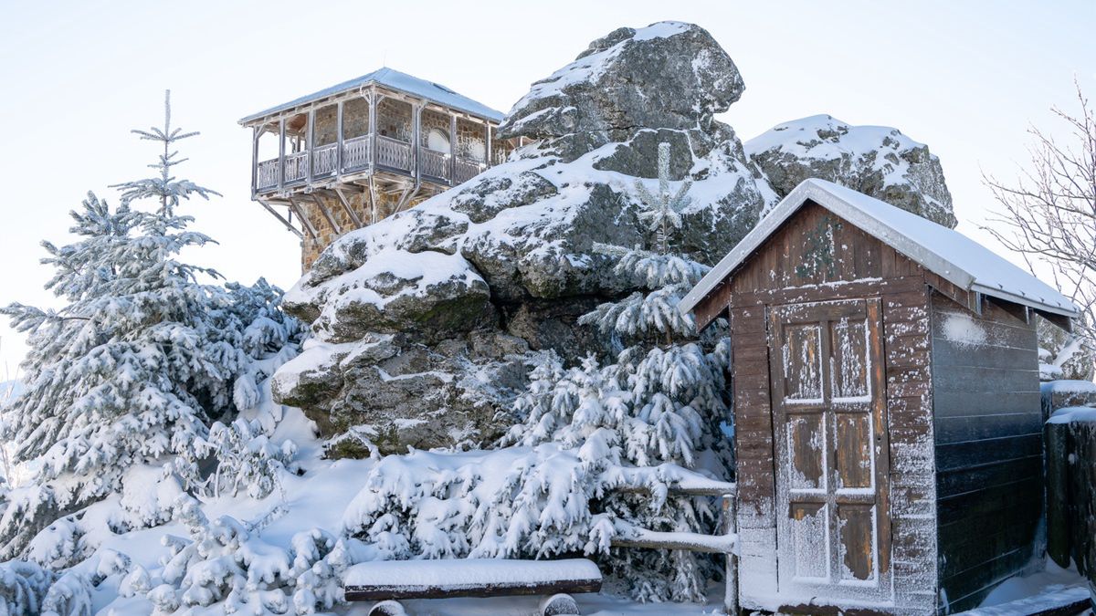 Wysoki Kamień to szczyt położony w tuż nad Szklarską Porębą