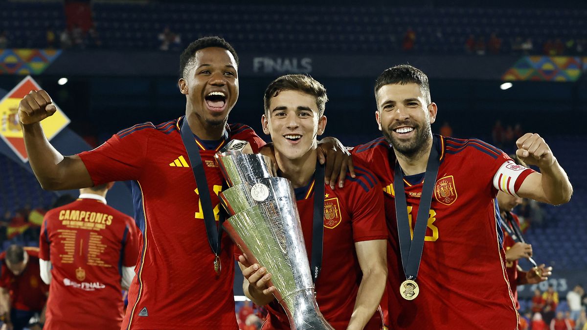 Getty Images / ANP / Na zdjęciu: Jordi Alba (z prawej) po zwycięstwie Hiszpanii w Lidze Narodów