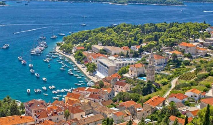 40 euro za leżak, 24 euro za kg pomidorów. Turyści oburzeni