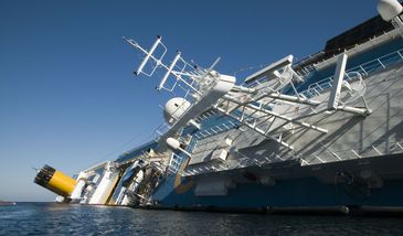 30 kg monet w walizce. Zemsta ocalonego z głośnej katastrofy