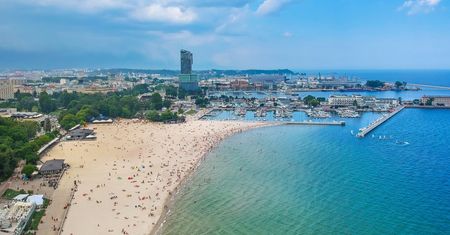 ORP Wicher wynurzy się w Gdyni. "Rzadka okazja"