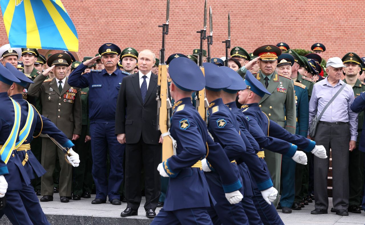 Systemowa korupcja w sektorze wojskowym Rosji prowadzi do błędów w ocenie sytuacji i problemów na wojnie w Ukrainie