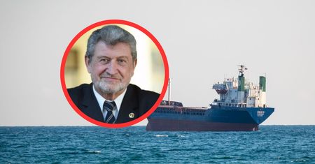 Statek "floty cieni" przy kablu. Polska reaguje. Ekspert o celu Rosjan