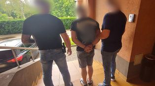 Tomaszów Mazowiecki: Wyłudzili 50 tysięcy na szczepionkę na COVID
